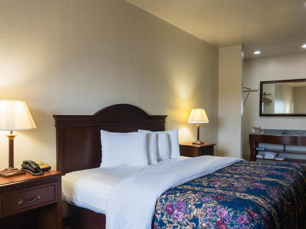 Hiway Inn Express Coalgate Dış mekan fotoğraf